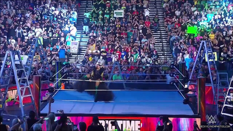 WWE_Money_In_The_Bank_2022_720p_WEB_h264-HEEL_mp4_000355921.jpg