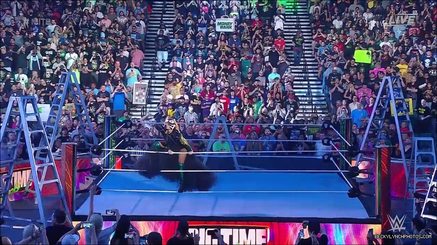 WWE_Money_In_The_Bank_2022_720p_WEB_h264-HEEL_mp4_000356721.jpg