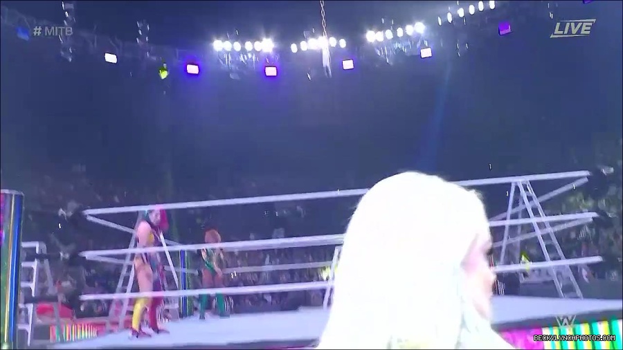 WWE_Money_In_The_Bank_2022_720p_WEB_h264-HEEL_mp4_000457521.jpg