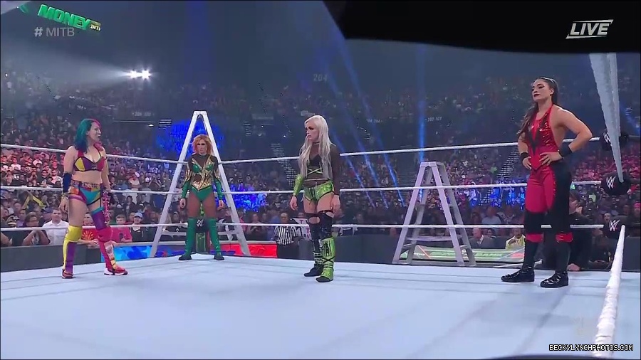 WWE_Money_In_The_Bank_2022_720p_WEB_h264-HEEL_mp4_000549521.jpg