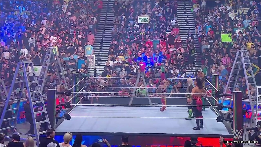 WWE_Money_In_The_Bank_2022_720p_WEB_h264-HEEL_mp4_000553521.jpg