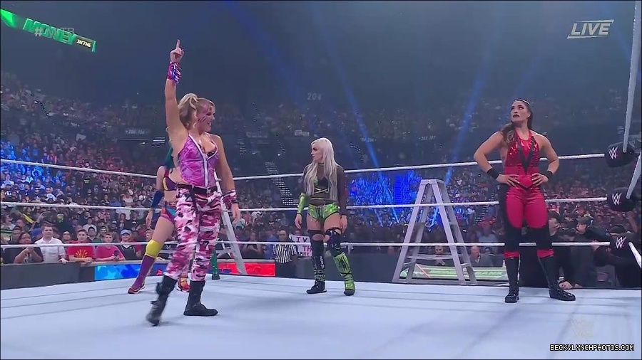 WWE_Money_In_The_Bank_2022_720p_WEB_h264-HEEL_mp4_000565121.jpg