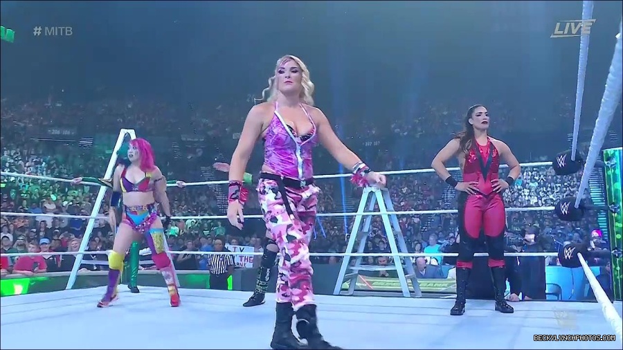 WWE_Money_In_The_Bank_2022_720p_WEB_h264-HEEL_mp4_000566721.jpg