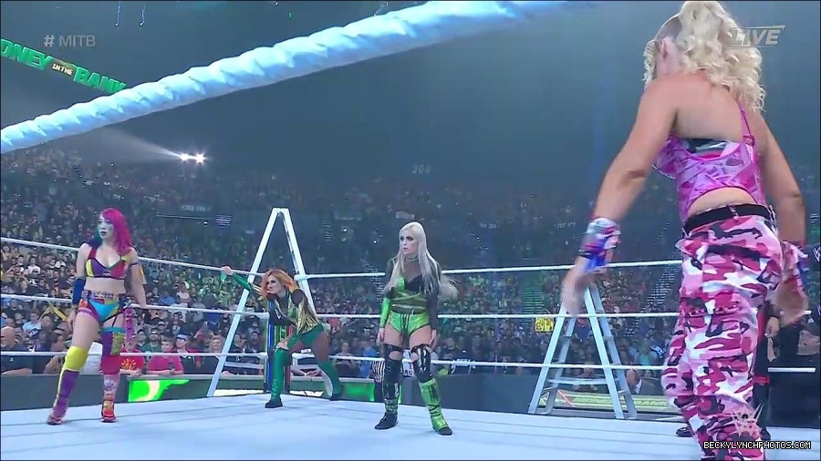 WWE_Money_In_The_Bank_2022_720p_WEB_h264-HEEL_mp4_000583921.jpg