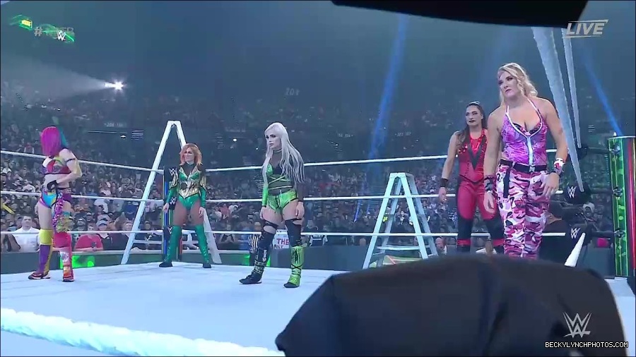 WWE_Money_In_The_Bank_2022_720p_WEB_h264-HEEL_mp4_000587521.jpg