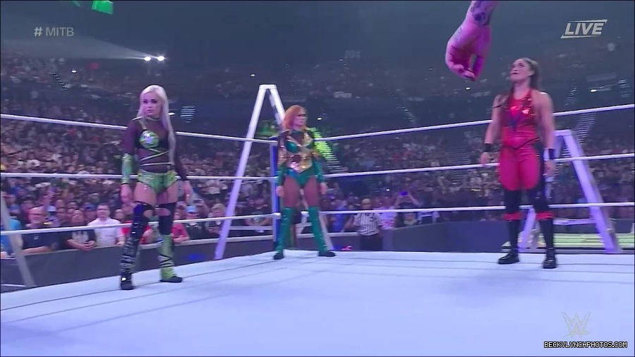 WWE_Money_In_The_Bank_2022_720p_WEB_h264-HEEL_mp4_000636754.jpg