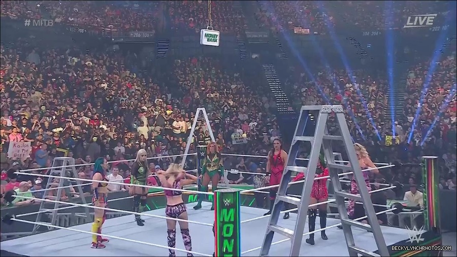 WWE_Money_In_The_Bank_2022_720p_WEB_h264-HEEL_mp4_000676754.jpg