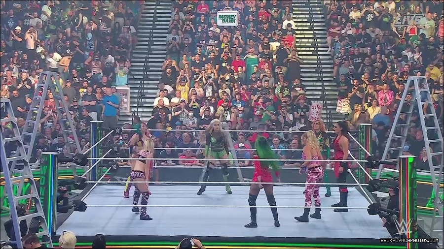 WWE_Money_In_The_Bank_2022_720p_WEB_h264-HEEL_mp4_000683154.jpg