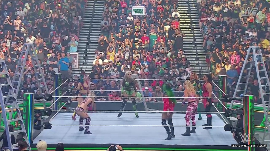 WWE_Money_In_The_Bank_2022_720p_WEB_h264-HEEL_mp4_000683954.jpg
