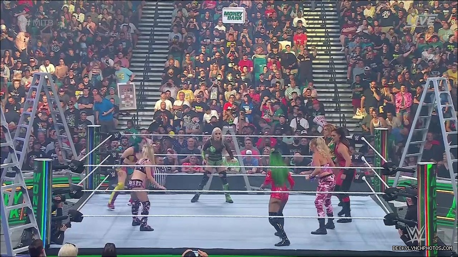 WWE_Money_In_The_Bank_2022_720p_WEB_h264-HEEL_mp4_000686754.jpg
