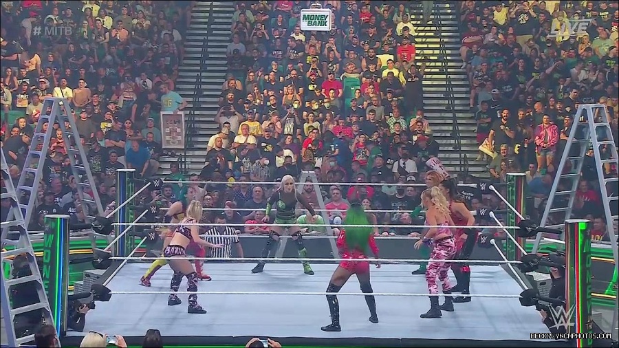 WWE_Money_In_The_Bank_2022_720p_WEB_h264-HEEL_mp4_000687554.jpg