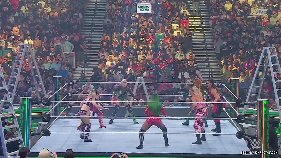 WWE_Money_In_The_Bank_2022_720p_WEB_h264-HEEL_mp4_000689554.jpg