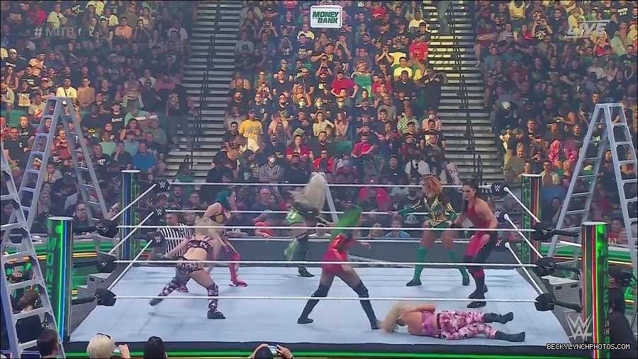 WWE_Money_In_The_Bank_2022_720p_WEB_h264-HEEL_mp4_000691154.jpg