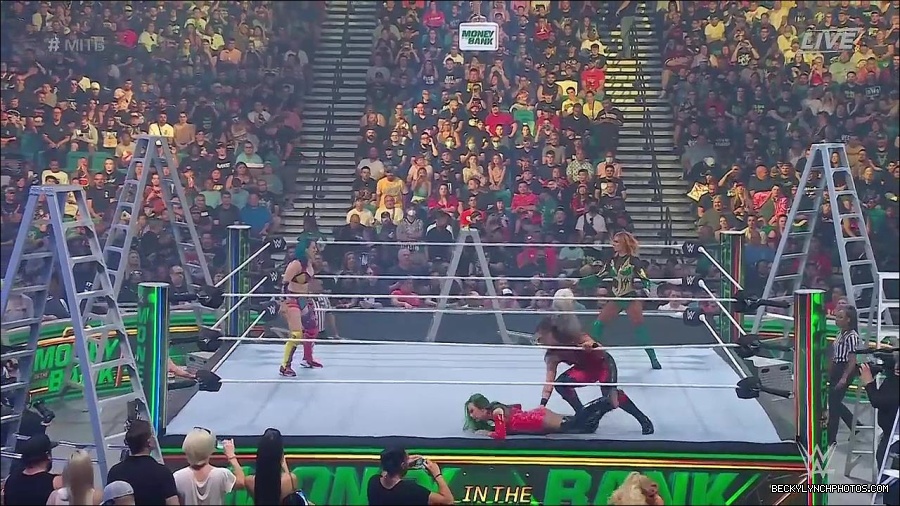 WWE_Money_In_The_Bank_2022_720p_WEB_h264-HEEL_mp4_000693154.jpg
