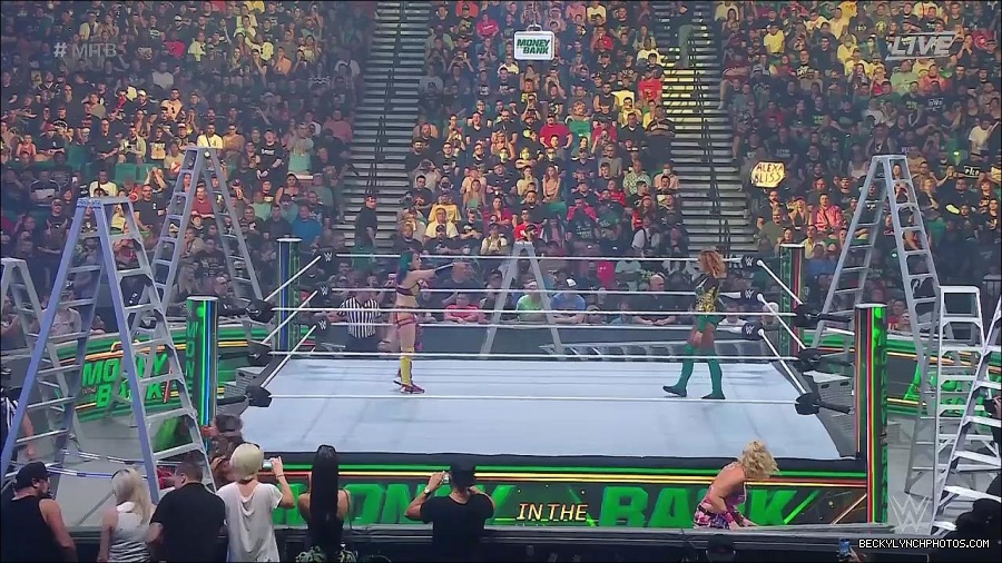 WWE_Money_In_The_Bank_2022_720p_WEB_h264-HEEL_mp4_000696754.jpg