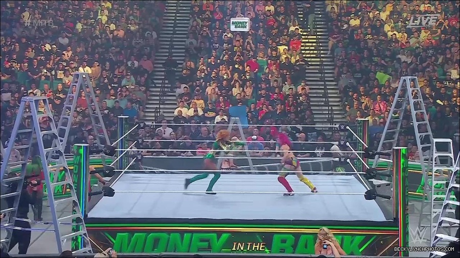 WWE_Money_In_The_Bank_2022_720p_WEB_h264-HEEL_mp4_000702754.jpg