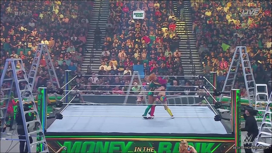 WWE_Money_In_The_Bank_2022_720p_WEB_h264-HEEL_mp4_000703554.jpg