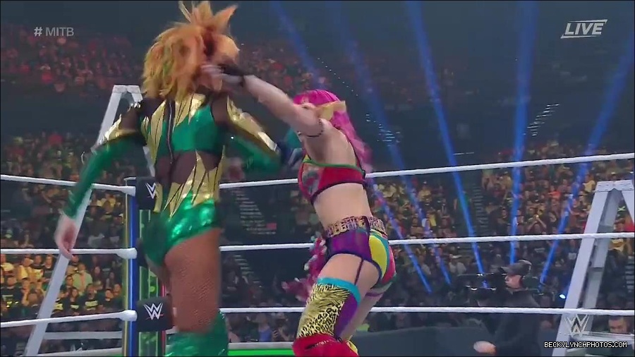 WWE_Money_In_The_Bank_2022_720p_WEB_h264-HEEL_mp4_000705554.jpg