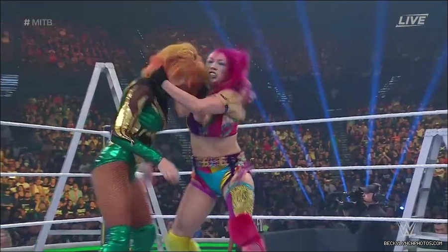 WWE_Money_In_The_Bank_2022_720p_WEB_h264-HEEL_mp4_000705954.jpg