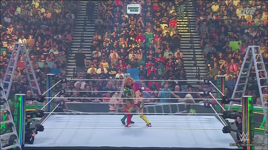 WWE_Money_In_The_Bank_2022_720p_WEB_h264-HEEL_mp4_000707554.jpg