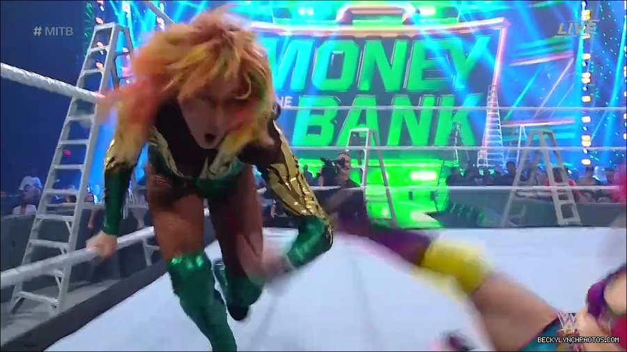 WWE_Money_In_The_Bank_2022_720p_WEB_h264-HEEL_mp4_000715154.jpg