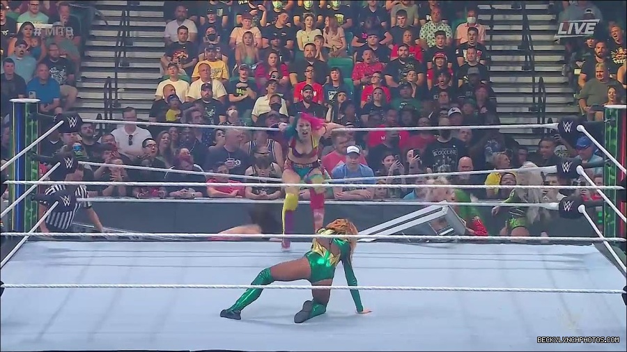 WWE_Money_In_The_Bank_2022_720p_WEB_h264-HEEL_mp4_000727954.jpg