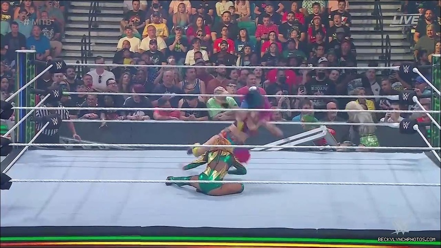 WWE_Money_In_The_Bank_2022_720p_WEB_h264-HEEL_mp4_000729554.jpg