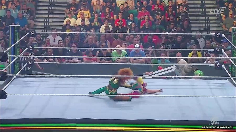 WWE_Money_In_The_Bank_2022_720p_WEB_h264-HEEL_mp4_000729954.jpg