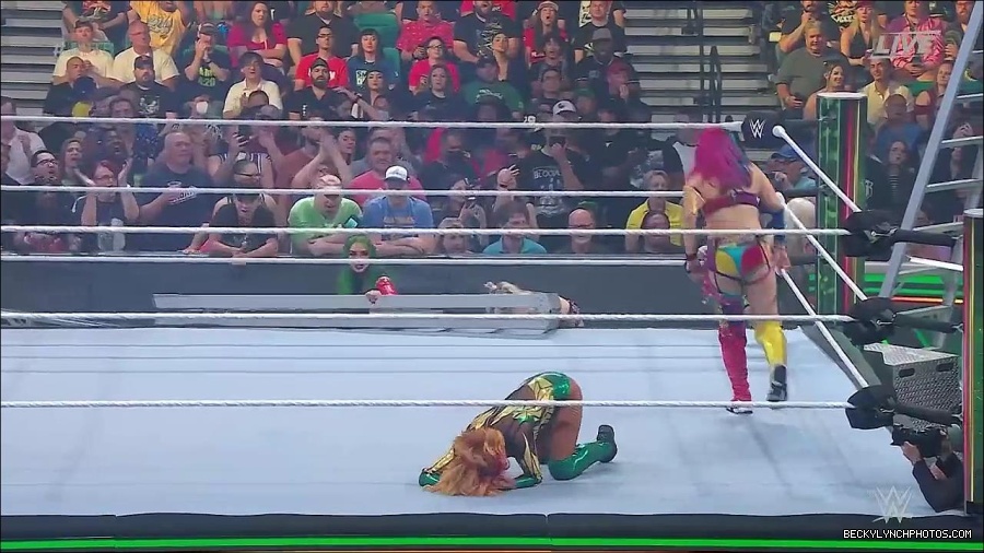 WWE_Money_In_The_Bank_2022_720p_WEB_h264-HEEL_mp4_000735954.jpg