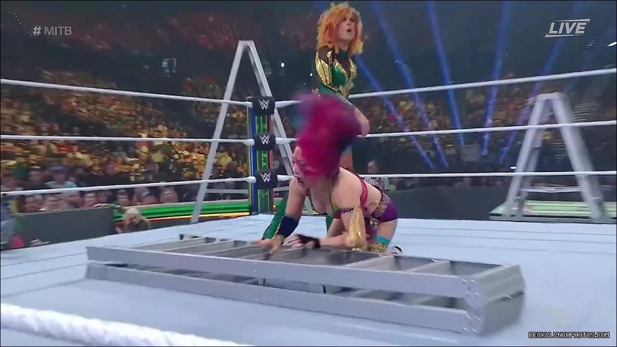 WWE_Money_In_The_Bank_2022_720p_WEB_h264-HEEL_mp4_000745554.jpg
