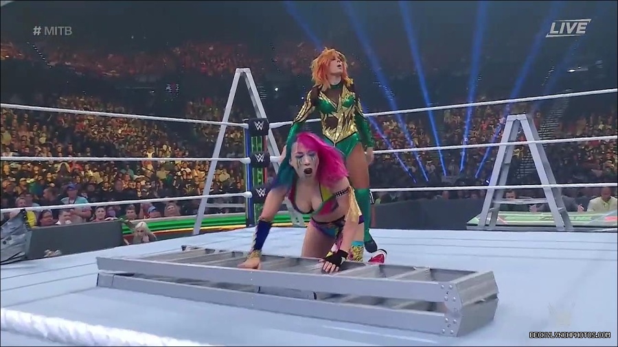 WWE_Money_In_The_Bank_2022_720p_WEB_h264-HEEL_mp4_000746354.jpg