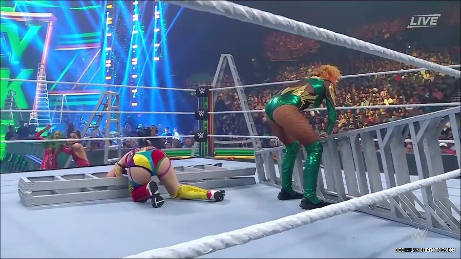 WWE_Money_In_The_Bank_2022_720p_WEB_h264-HEEL_mp4_000760354.jpg