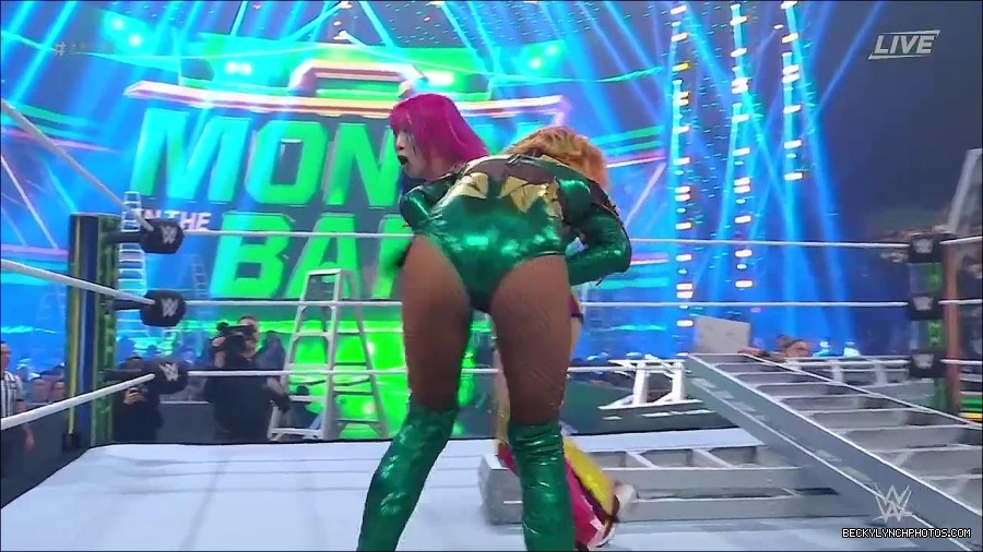 WWE_Money_In_The_Bank_2022_720p_WEB_h264-HEEL_mp4_000769554.jpg