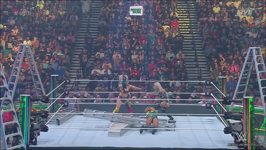 WWE_Money_In_The_Bank_2022_720p_WEB_h264-HEEL_mp4_000774754.jpg