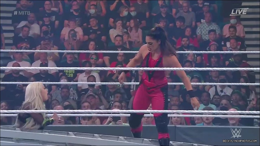 WWE_Money_In_The_Bank_2022_720p_WEB_h264-HEEL_mp4_000794787.jpg