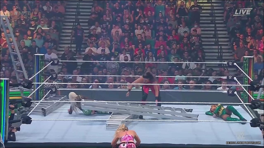 WWE_Money_In_The_Bank_2022_720p_WEB_h264-HEEL_mp4_000795987.jpg