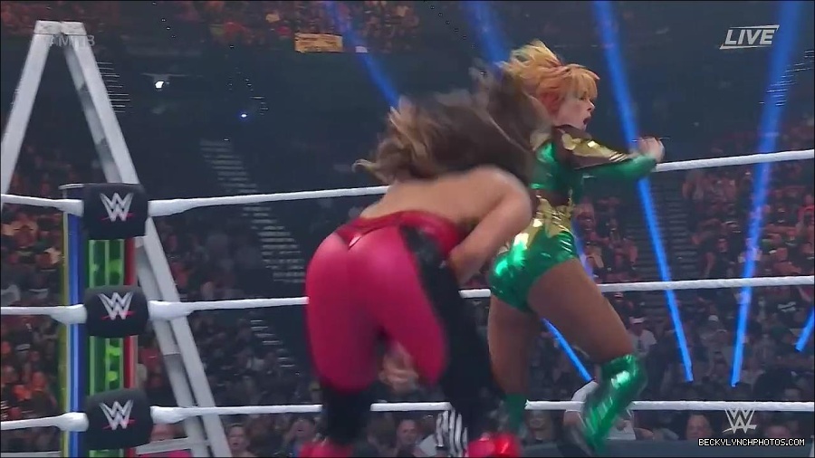 WWE_Money_In_The_Bank_2022_720p_WEB_h264-HEEL_mp4_000817187.jpg