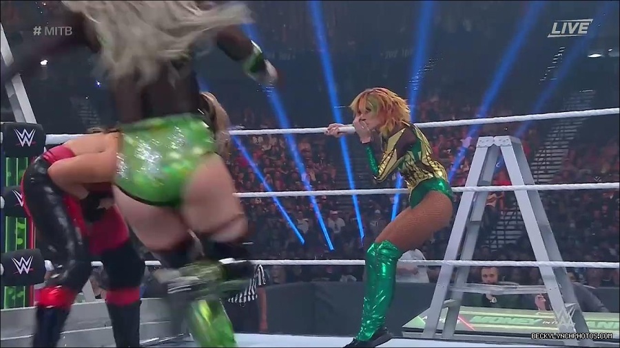 WWE_Money_In_The_Bank_2022_720p_WEB_h264-HEEL_mp4_000818387.jpg