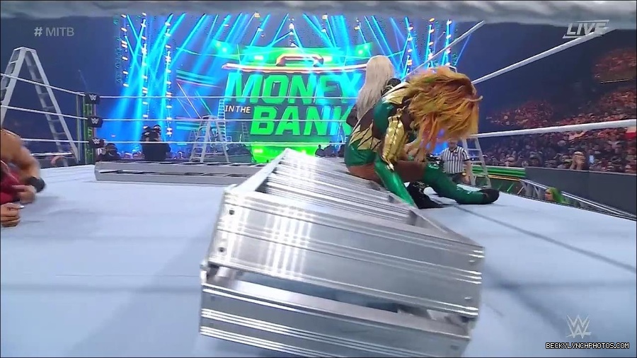 WWE_Money_In_The_Bank_2022_720p_WEB_h264-HEEL_mp4_000835187.jpg