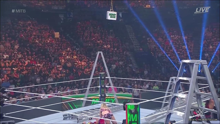 WWE_Money_In_The_Bank_2022_720p_WEB_h264-HEEL_mp4_000965187.jpg