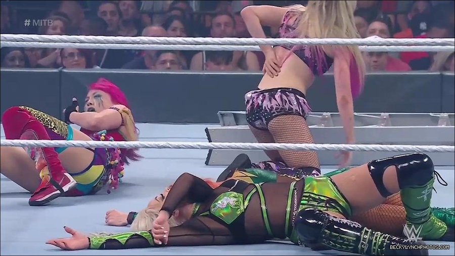 WWE_Money_In_The_Bank_2022_720p_WEB_h264-HEEL_mp4_000967187.jpg