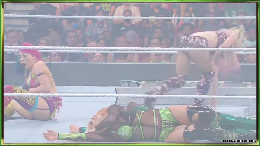 WWE_Money_In_The_Bank_2022_720p_WEB_h264-HEEL_mp4_000969587.jpg