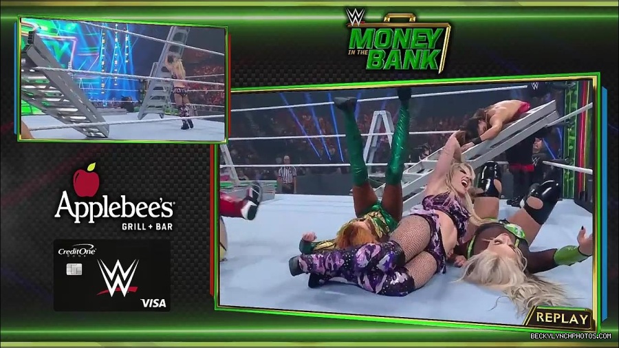 WWE_Money_In_The_Bank_2022_720p_WEB_h264-HEEL_mp4_000973587.jpg