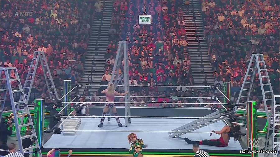 WWE_Money_In_The_Bank_2022_720p_WEB_h264-HEEL_mp4_000977187.jpg