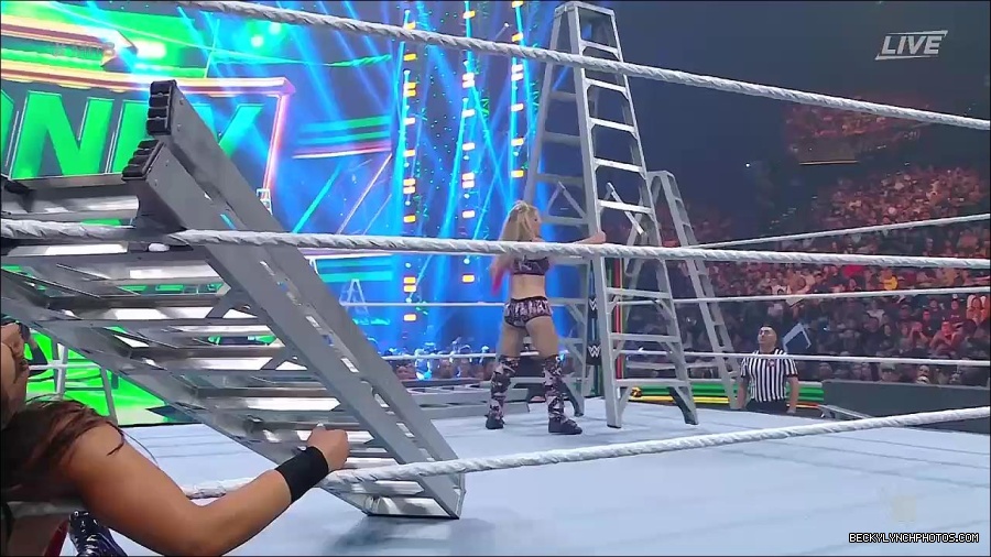 WWE_Money_In_The_Bank_2022_720p_WEB_h264-HEEL_mp4_000977587.jpg