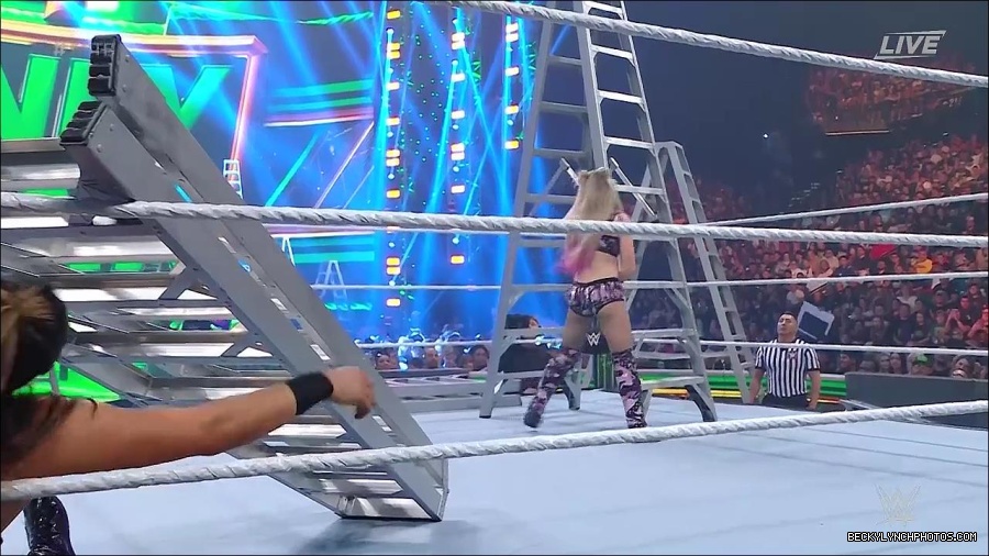 WWE_Money_In_The_Bank_2022_720p_WEB_h264-HEEL_mp4_000978787.jpg