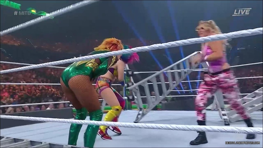 WWE_Money_In_The_Bank_2022_720p_WEB_h264-HEEL_mp4_001094387.jpg