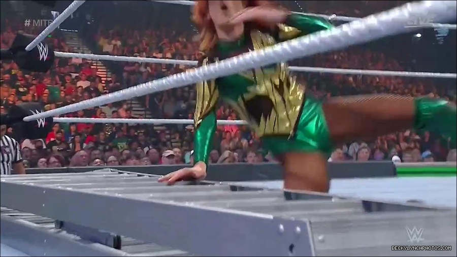 WWE_Money_In_The_Bank_2022_720p_WEB_h264-HEEL_mp4_001109054.jpg
