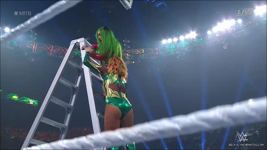 WWE_Money_In_The_Bank_2022_720p_WEB_h264-HEEL_mp4_001308254.jpg