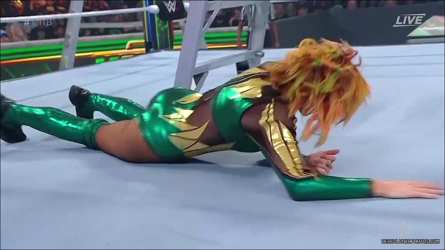 WWE_Money_In_The_Bank_2022_720p_WEB_h264-HEEL_mp4_001335854.jpg